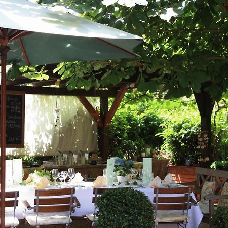 Gasthaus Schwanen & Villa Pfarrhus ชตูลิงเกน ภายนอก รูปภาพ