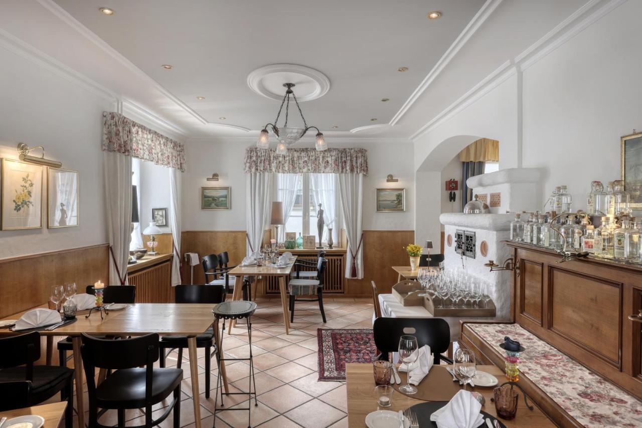 Gasthaus Schwanen & Villa Pfarrhus ชตูลิงเกน ภายนอก รูปภาพ