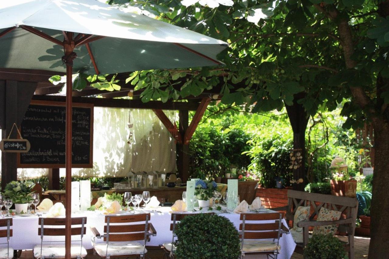 Gasthaus Schwanen & Villa Pfarrhus ชตูลิงเกน ภายนอก รูปภาพ