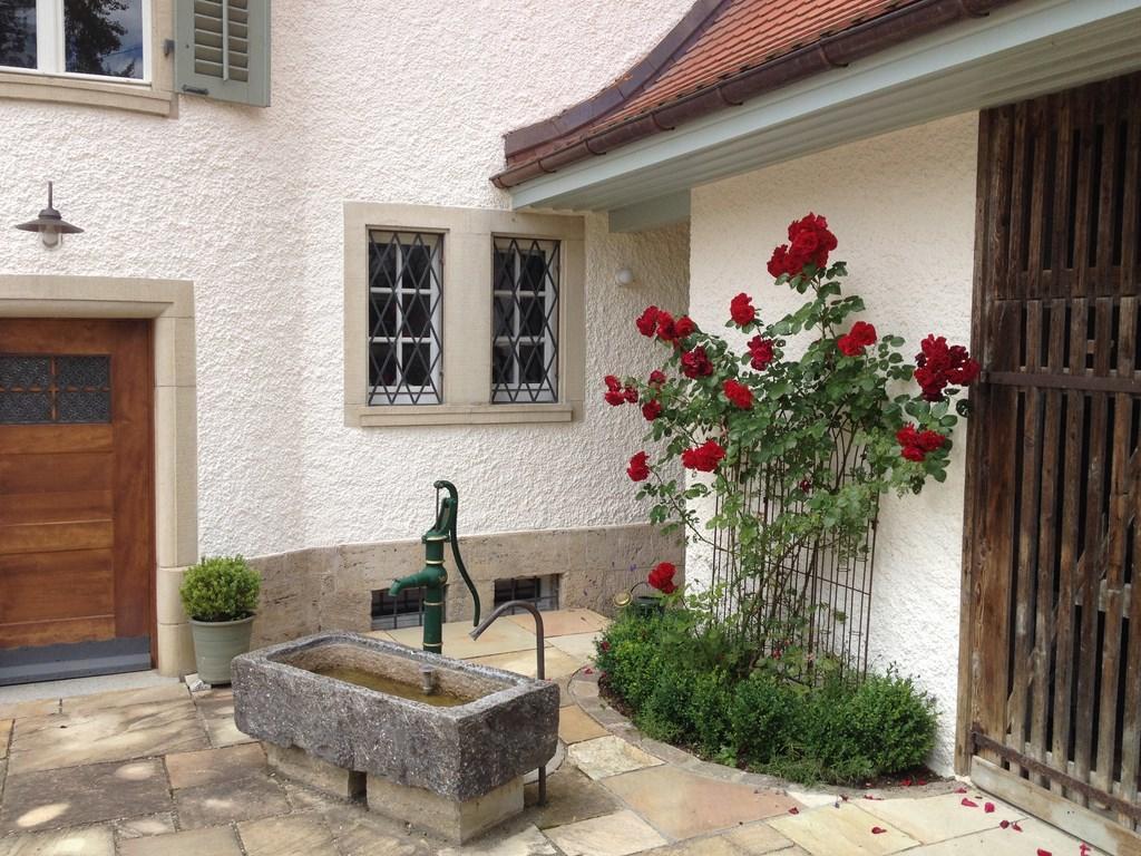Gasthaus Schwanen & Villa Pfarrhus ชตูลิงเกน ภายนอก รูปภาพ