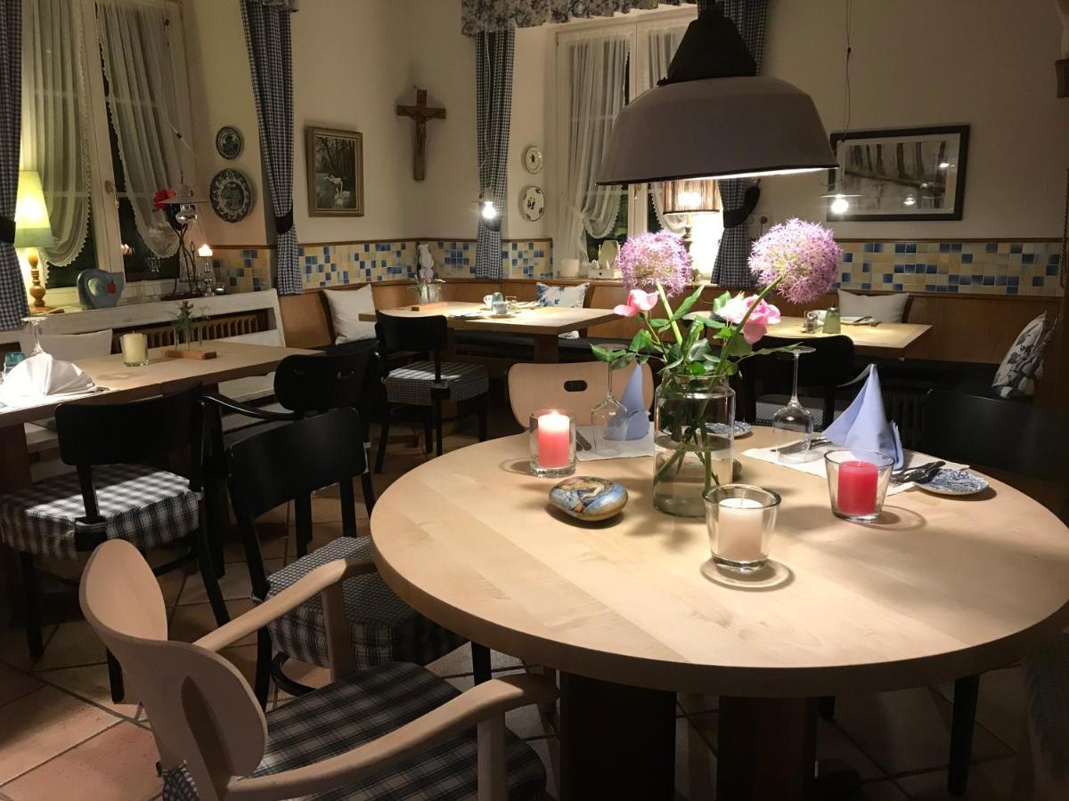 Gasthaus Schwanen & Villa Pfarrhus ชตูลิงเกน ภายนอก รูปภาพ